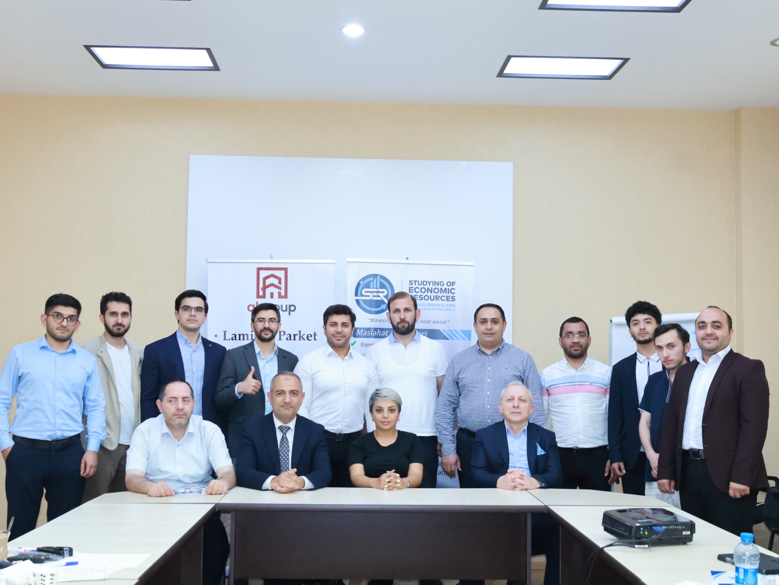 “İslam maliyyə sistemində portfelin formalaşdırılması, satış və marketinq strategiyaları” mövzusunda sertifikatlı təlim keçirilib